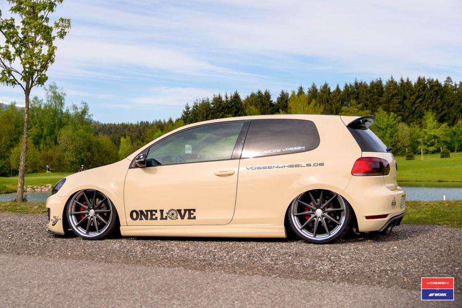  Volkswagen Golf GTi on Vossen Wheels (VWS-1) 2016 года  (фото 6 из 34)